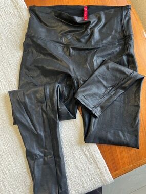 Spanx LARGE PETITE Faux Leather Leggings - Black